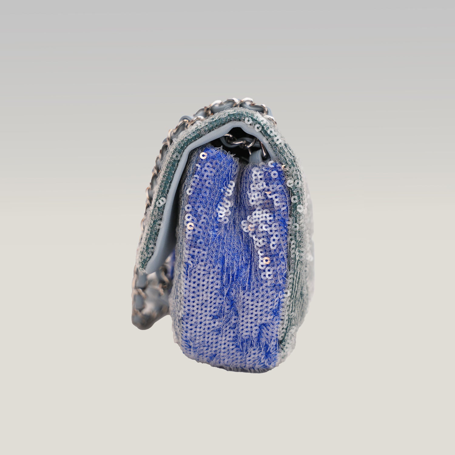 Chanel Classic Flap 25 Limitata con Paillettes Azzurre – 2018