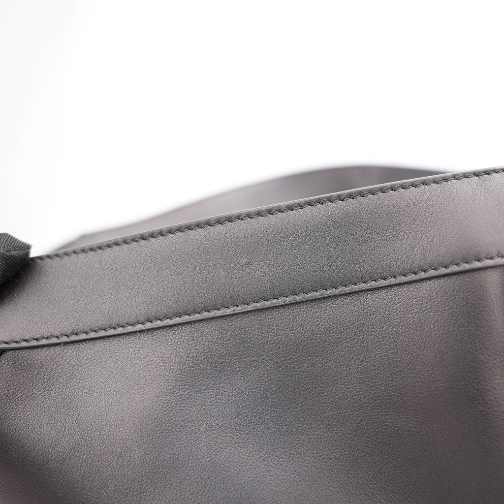 Saint Laurent Y Tote Bag in Pelle Nera Borsa a Spalla Grande Minimal Chic