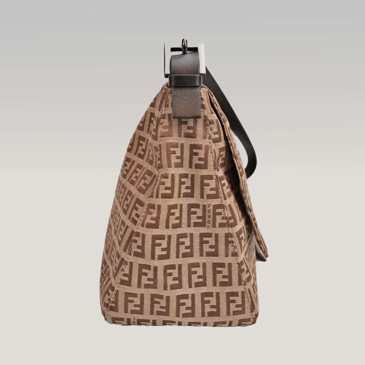 Fendi Baguette Vintage Zucca in Tela Monogramma Marrone con Pelle Nera