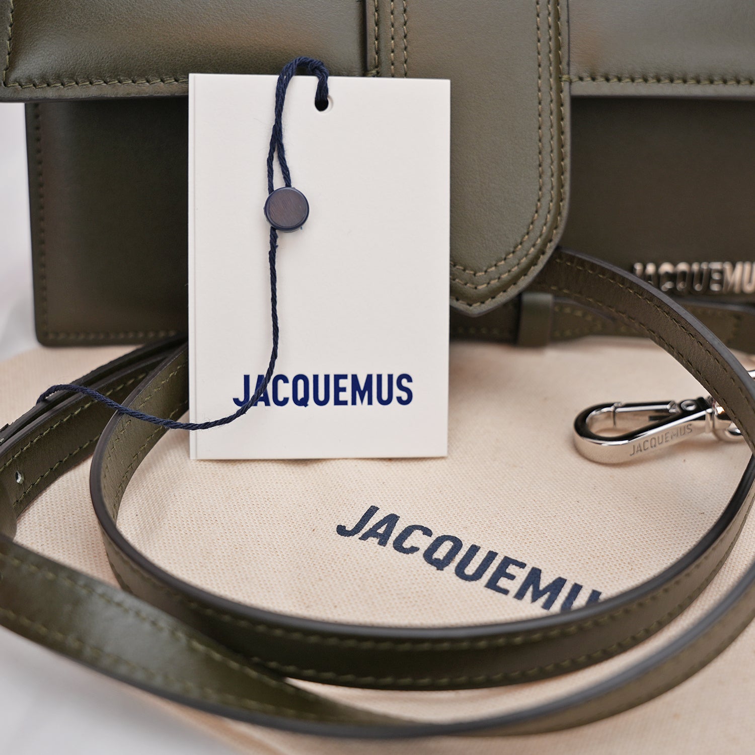 Jacquemus Il Grande Bambino verde scuro – Come nuova, con dust bag e card