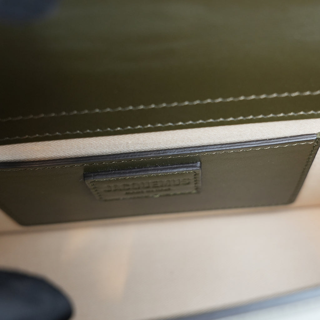 Jacquemus Il Grande Bambino verde scuro – Come nuova, con dust bag e card