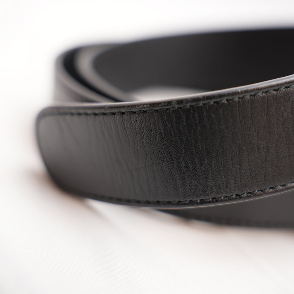 Gucci Women's Black Leather Belt with Vintage Gold Double G Buckle