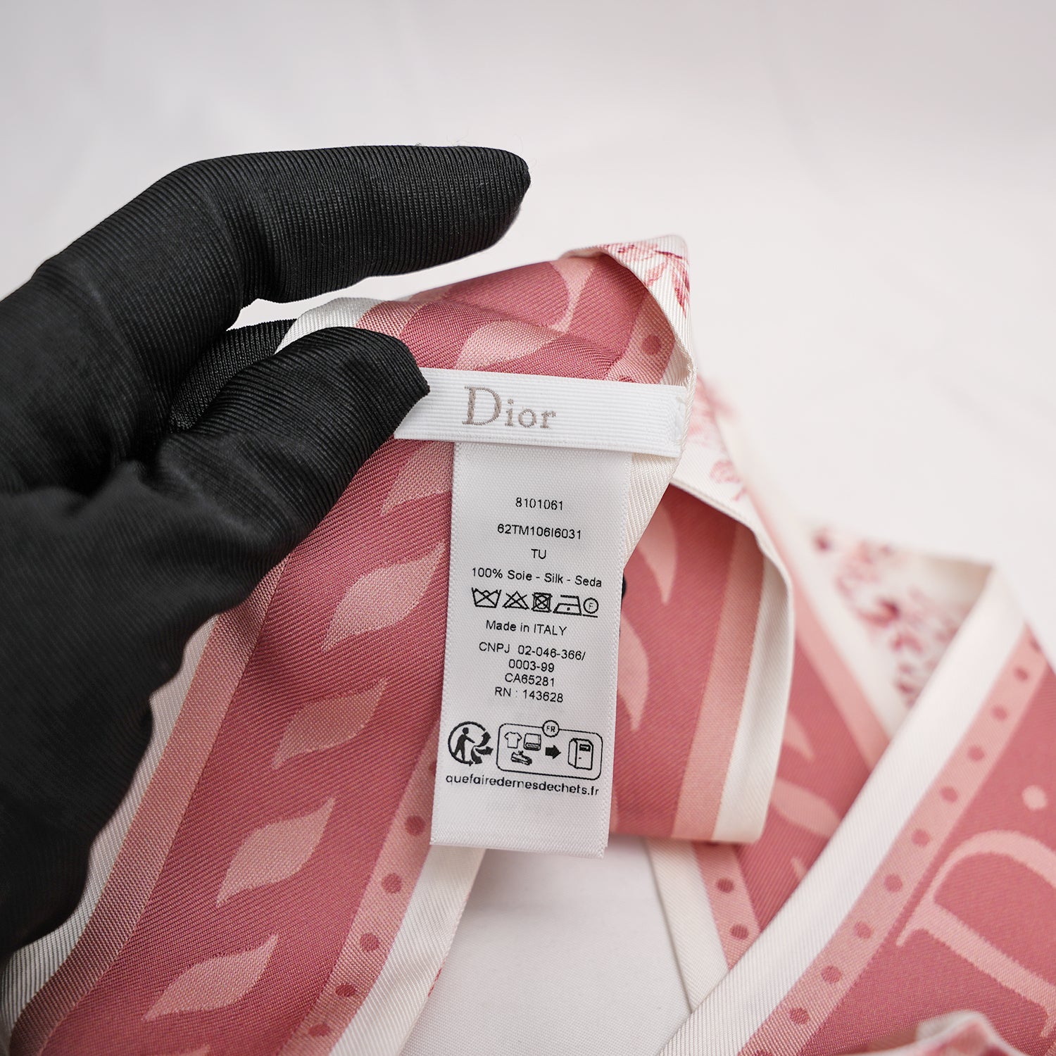 Dior Pink Silk Twilly with Floral Motif – Like New 