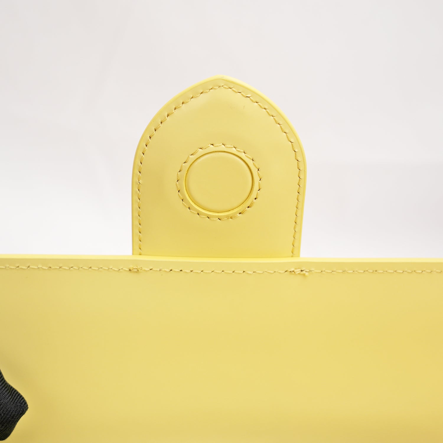 Jacquemus Le Grand Bambino Giallo Chiaro Lucido con Logo Oro