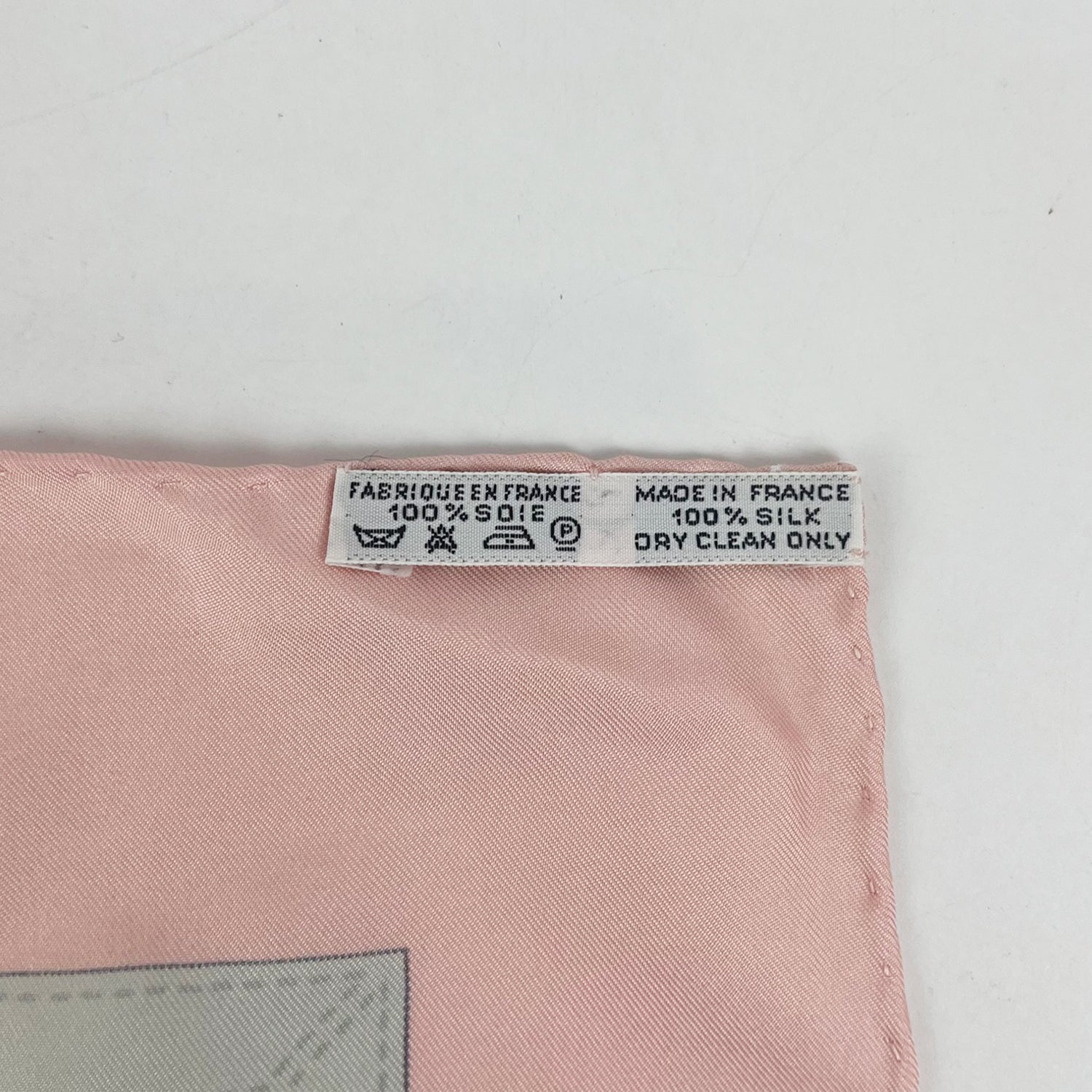 Hermès Carré 90 Foulard in Seta “Costumes Civils” Multicolore