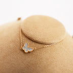Van Cleef & Arpels Sweet Alhambra Bracciale Farfalla in Oro 18 kt con Madreperla Bianca – 2024 Full Set
