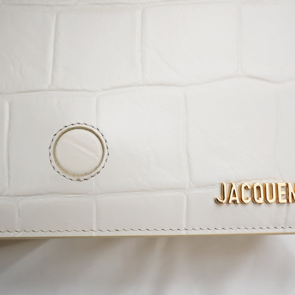 Jacquemus Le Grand Bambino Bianco Croc-Effect – Elegante e Iconica