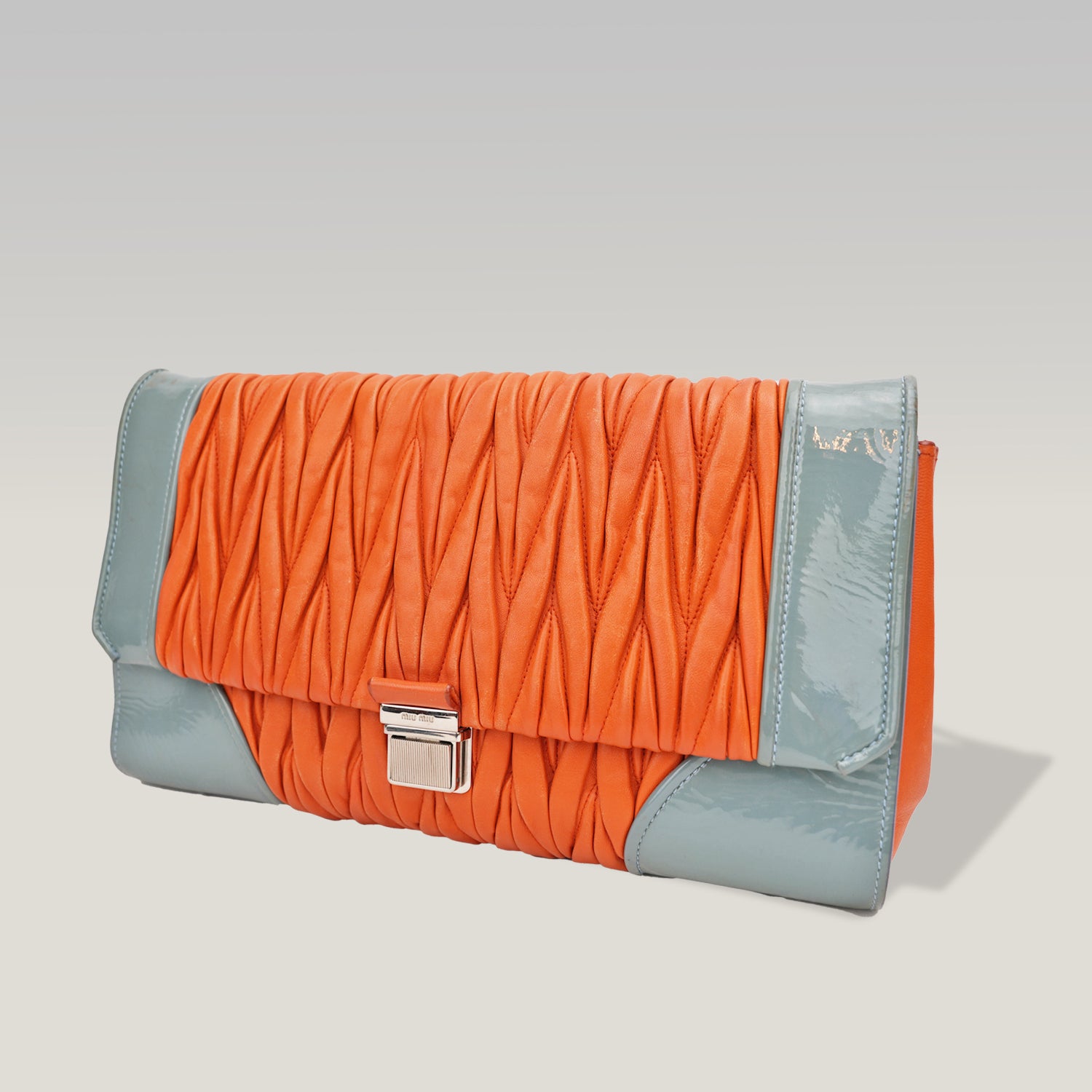 Miu Miu shoulder bag Matelassé in pelle arancione e azzurro chiaro