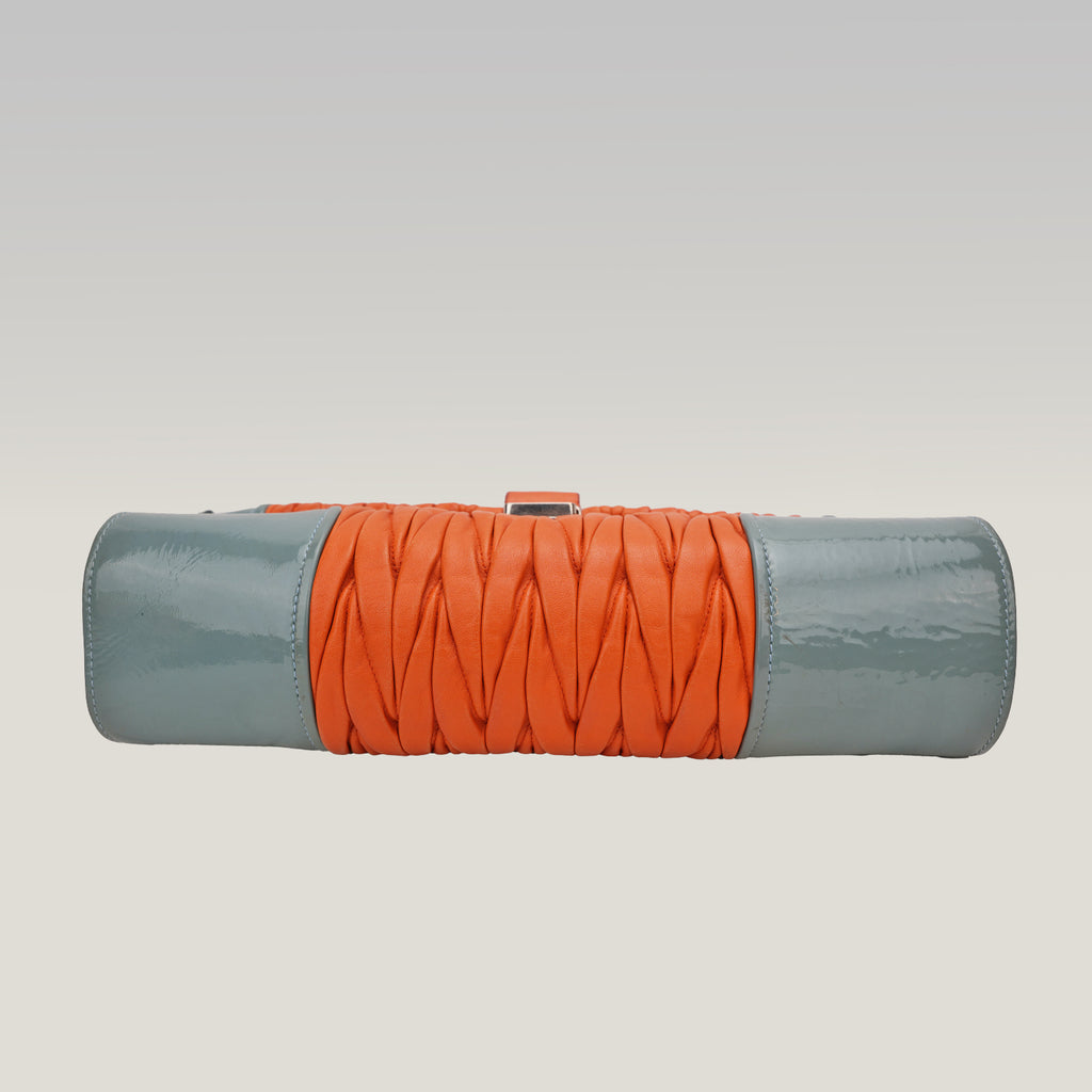 Miu Miu shoulder bag Matelassé in pelle arancione e azzurro chiaro