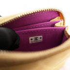 Portafoglio CHANEL in pelle trapuntata gialla con zip