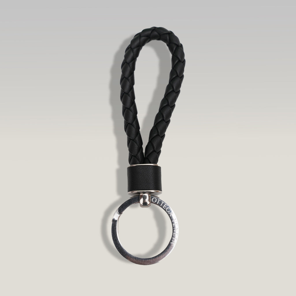 Bottega Veneta Portachiavi Intrecciato in Pelle Nera con Anello Argento