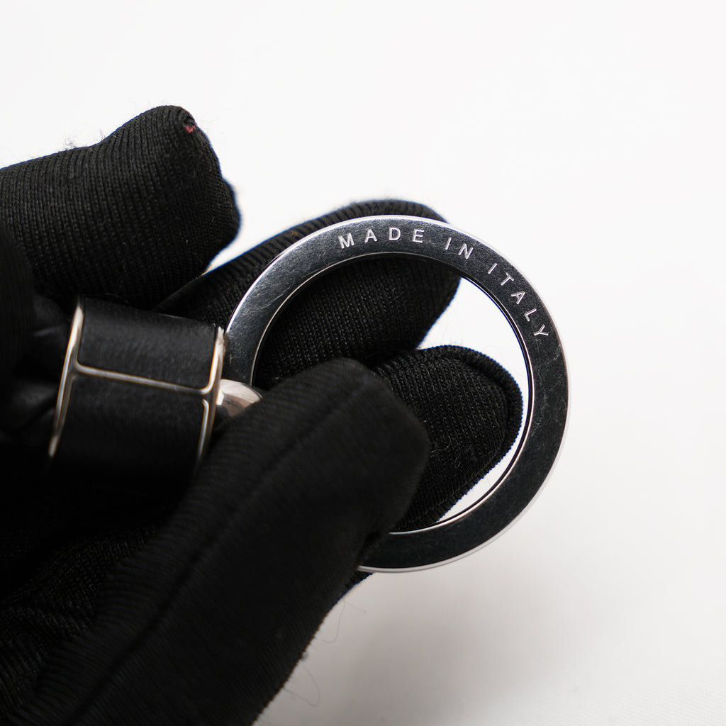 Bottega Veneta Portachiavi Intrecciato in Pelle Nera con Anello Argento