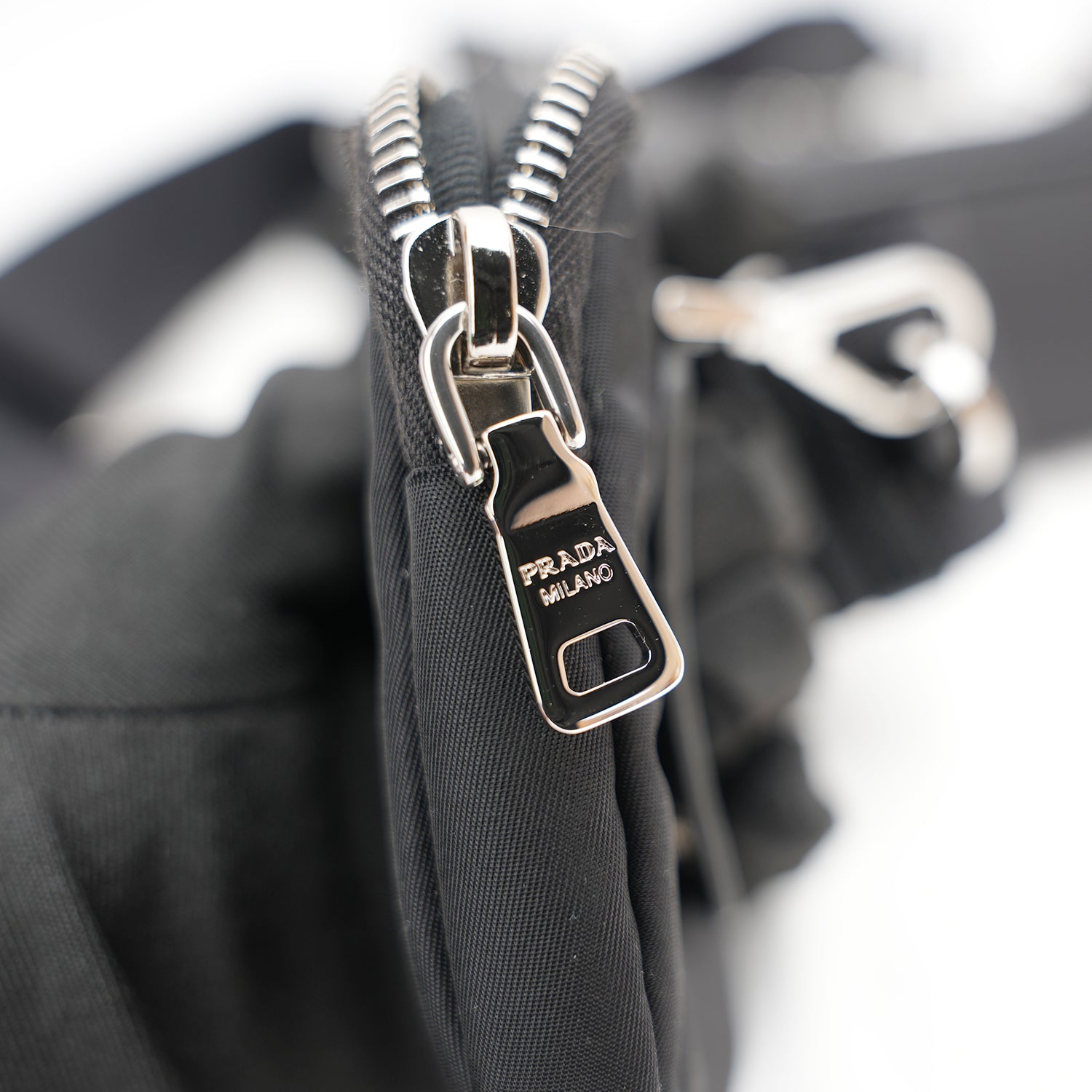 Prada Mini Hobo in Nylon Nero con Pouch e Tracolla