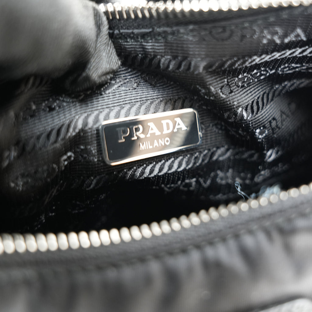 Prada Mini Hobo in Nylon Nero con Pouch e Tracolla