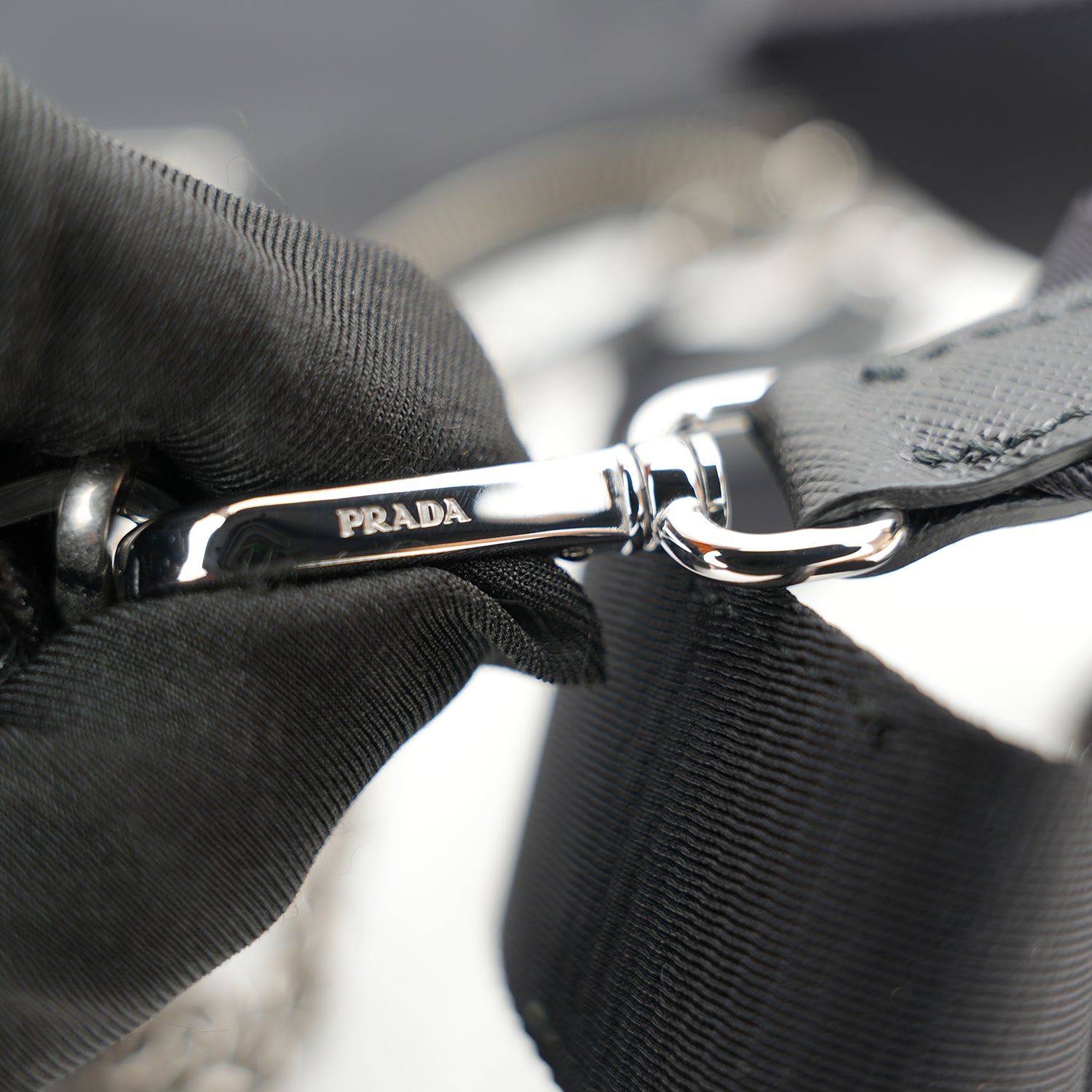 Prada Mini Hobo in Nylon Nero con Pouch e Tracolla