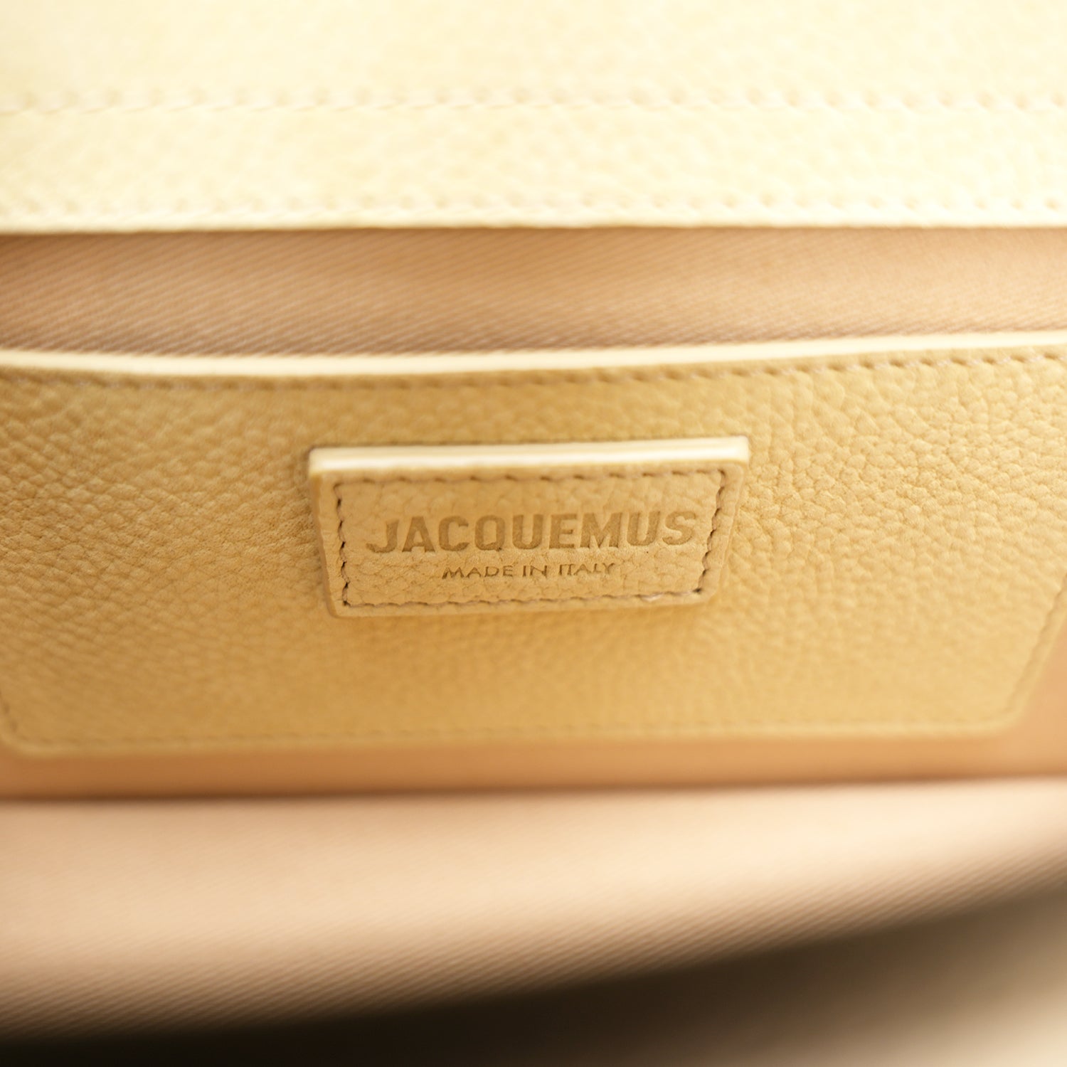 Jacquemus Le Grand Bambino Giallo Pallido in Pelle con Tracolla