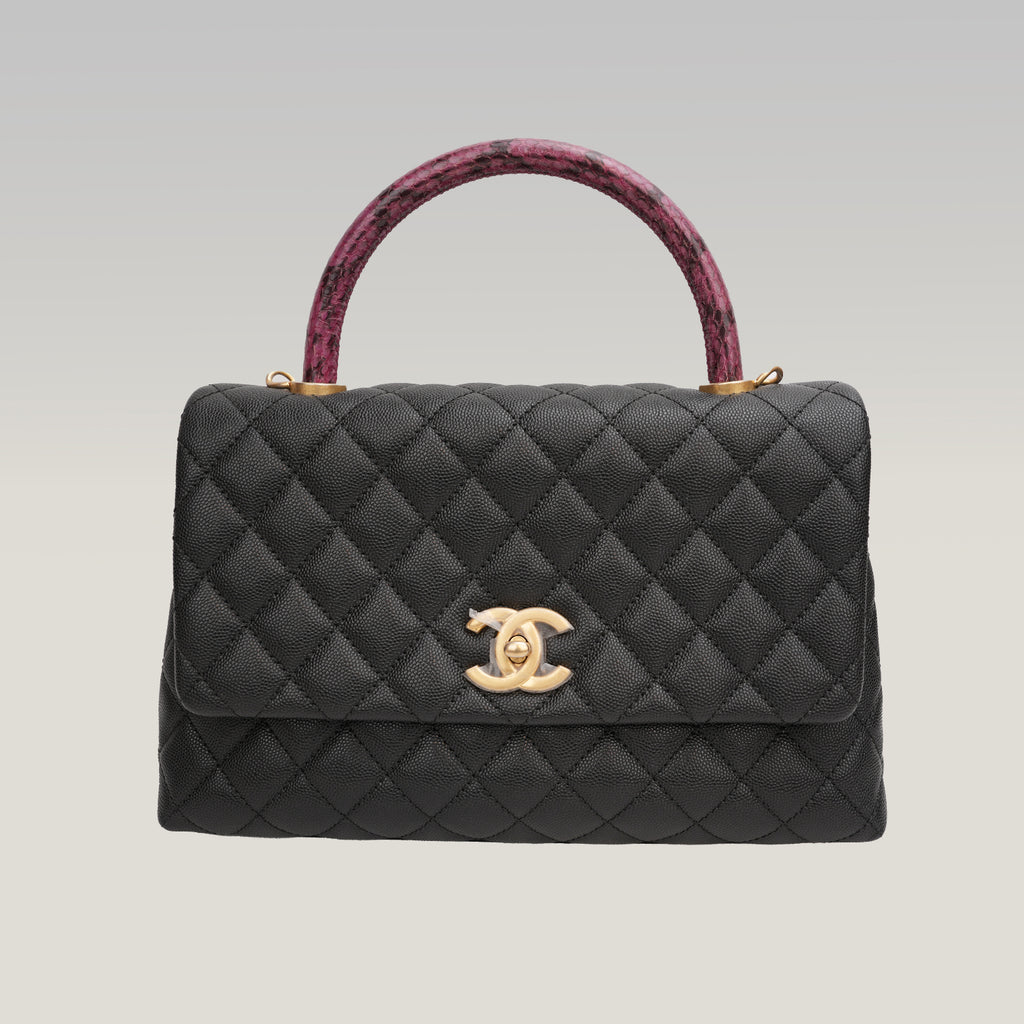 Chanel Coco Handle Media in Pelle Martellata Nera con Manico e Tracolla