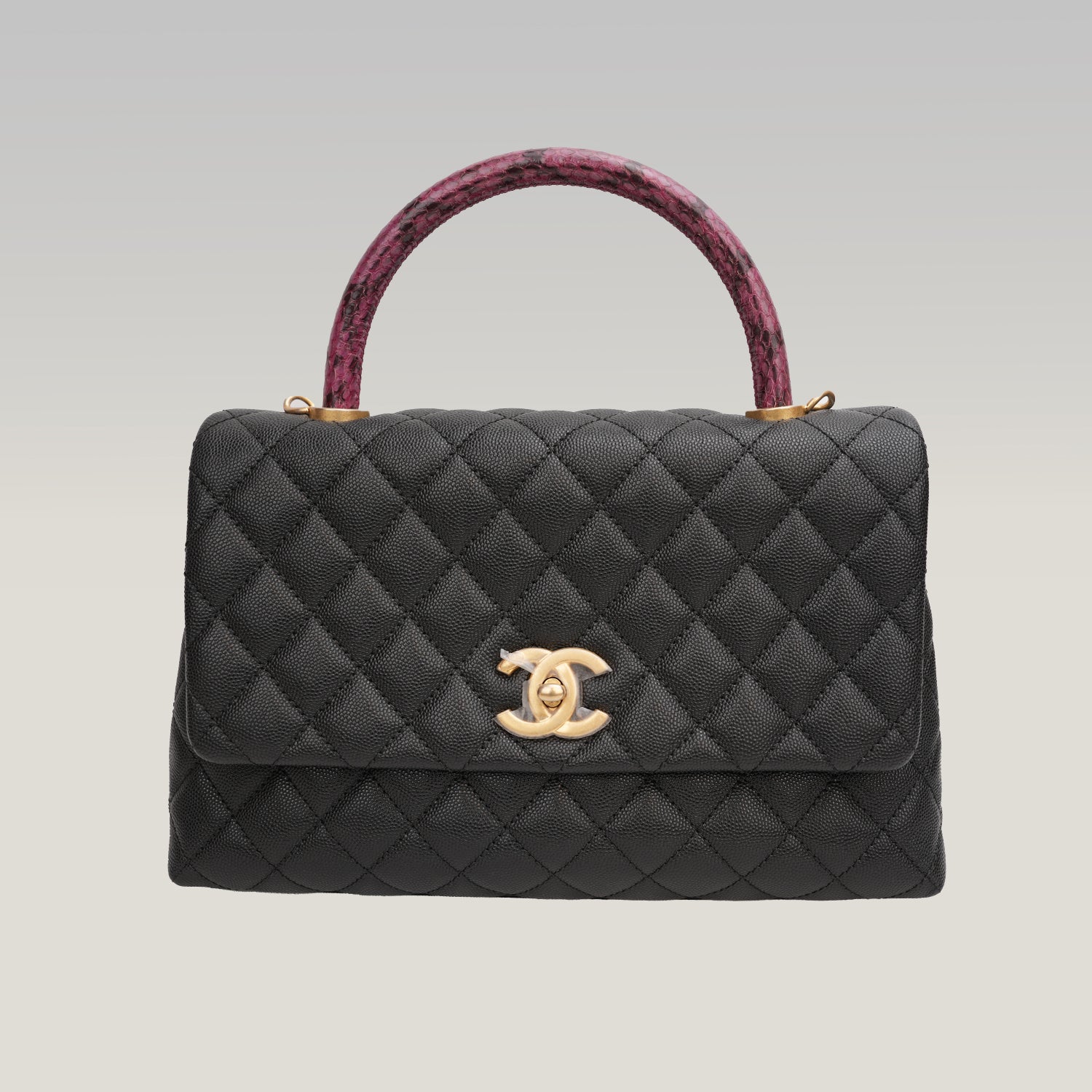 Chanel Coco Handle Media in Pelle Martellata Nera con Manico e Tracolla