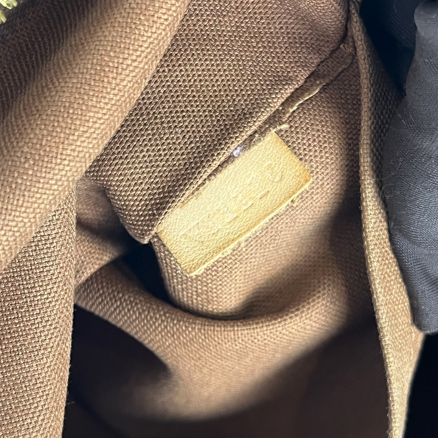 Louis Vuitton Palermo PM Borsa in Tela Monogram con Finiture in Pelle