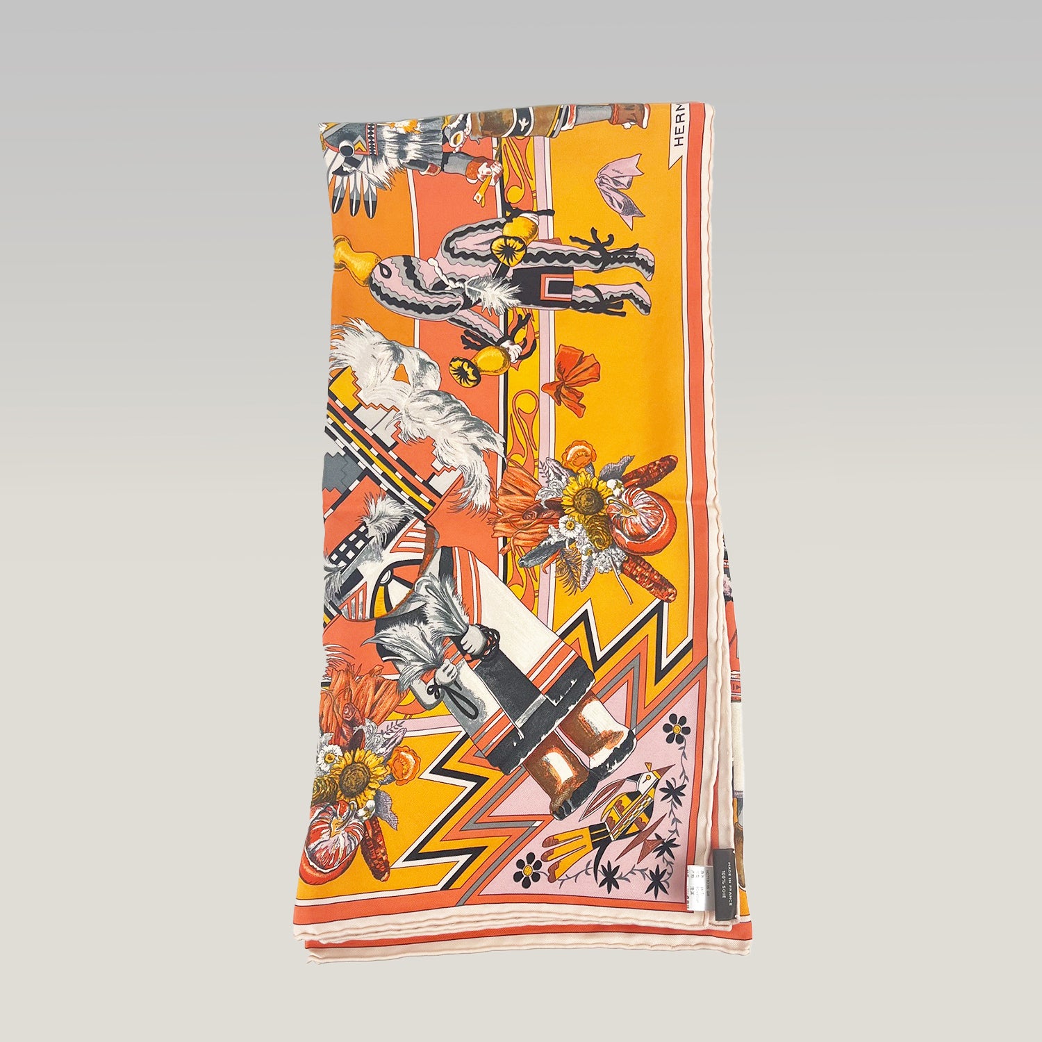 Hermès Carré 90 “Kachinas” Foulard in Seta Multicolore