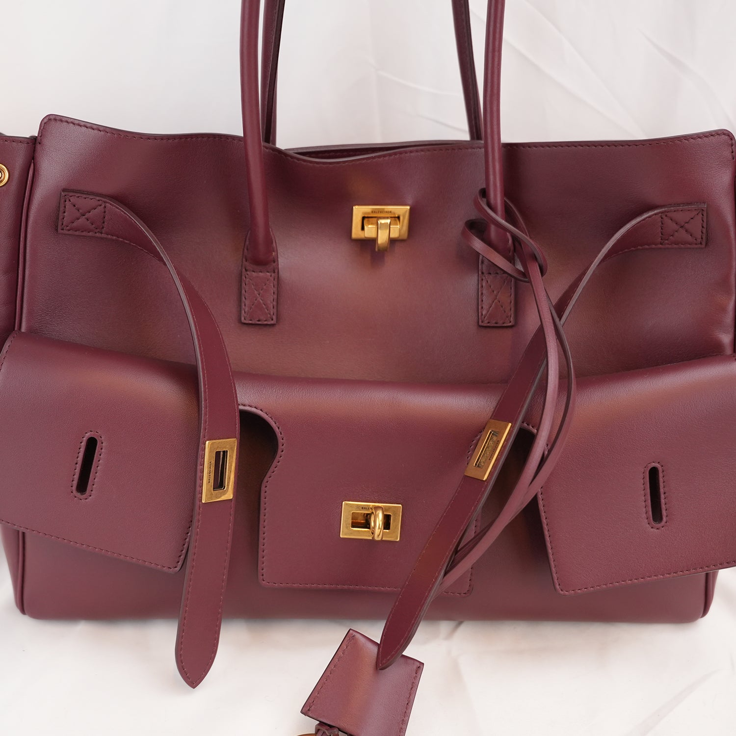 Balenciaga Bel Air Borsa Media in Pelle Bordeaux con Hardware Dorato