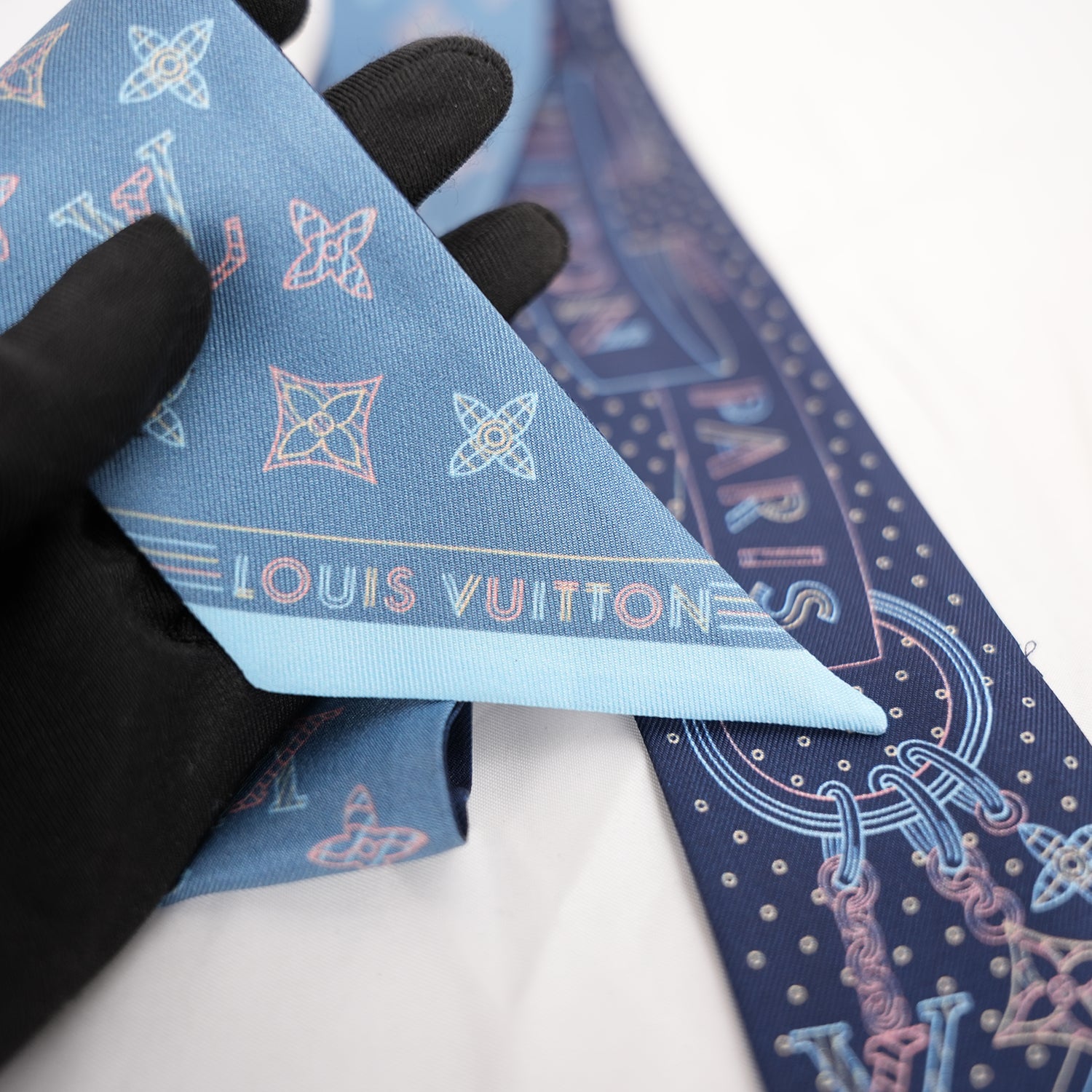 Louis Vuitton Bandeau Silk Scarf Blue Pink Monogram Travel Print Twilly