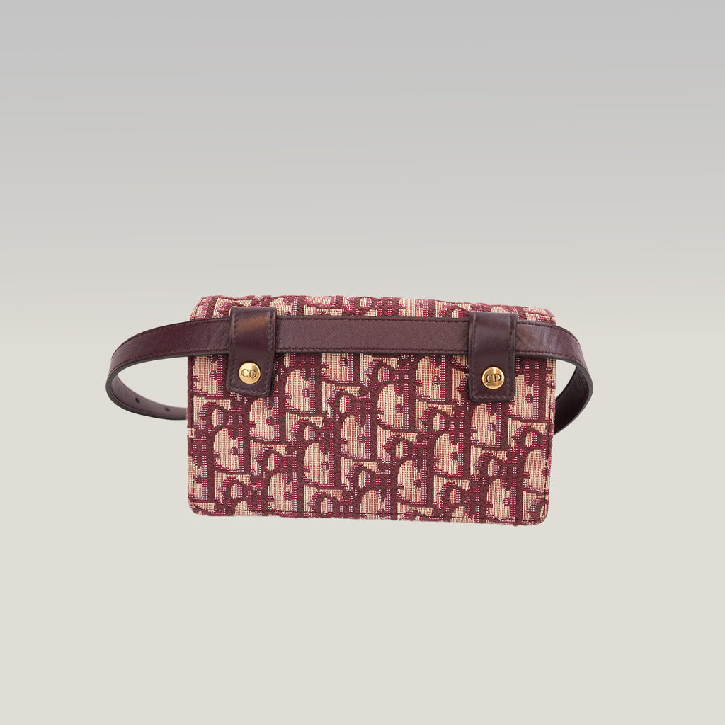 Dior Saddle Pochette Rettangolare in Canvas Oblique Rosso con Charm D Dorato