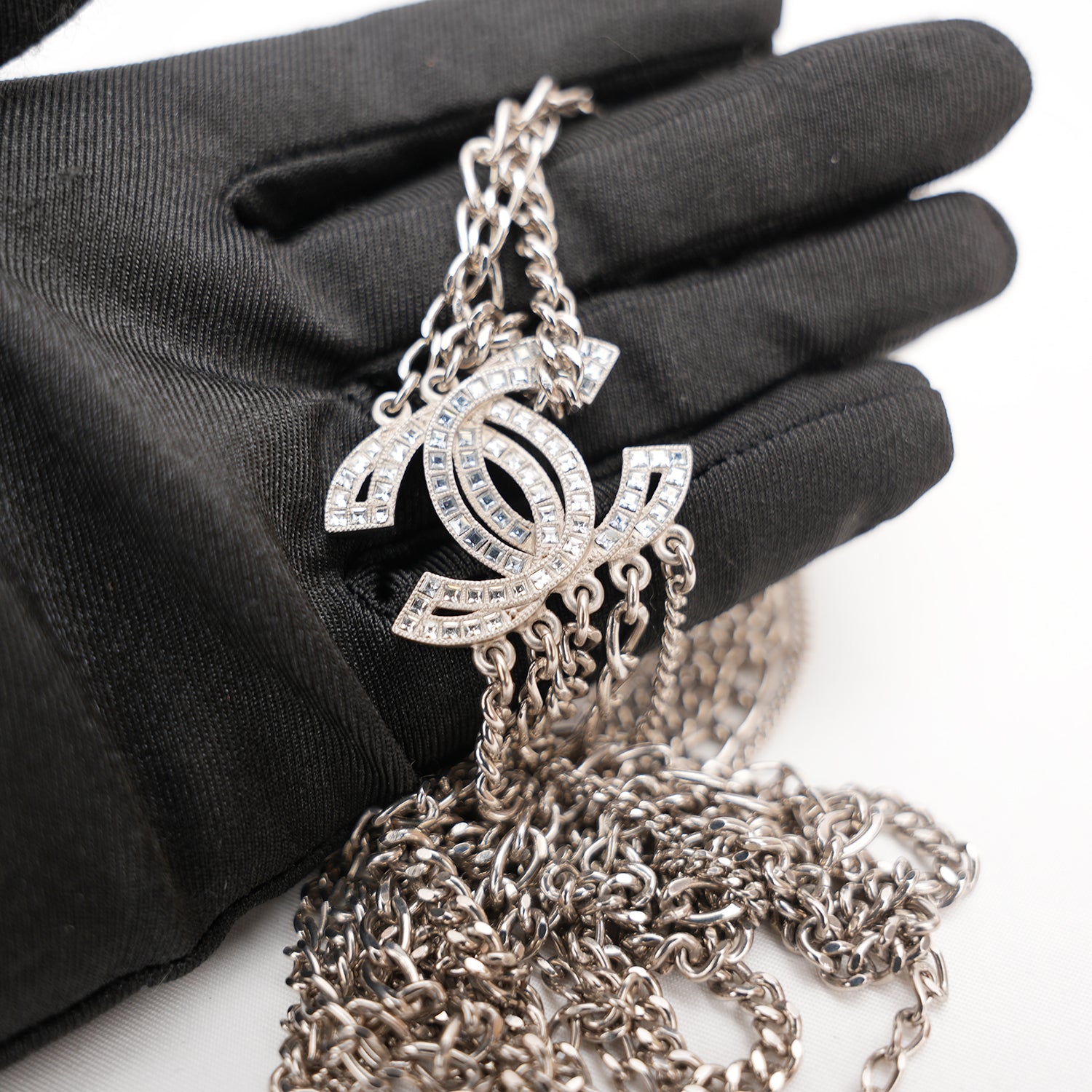 Chanel Collana CC Twisted Multistrato Metallo Silver con Logo Doppia C