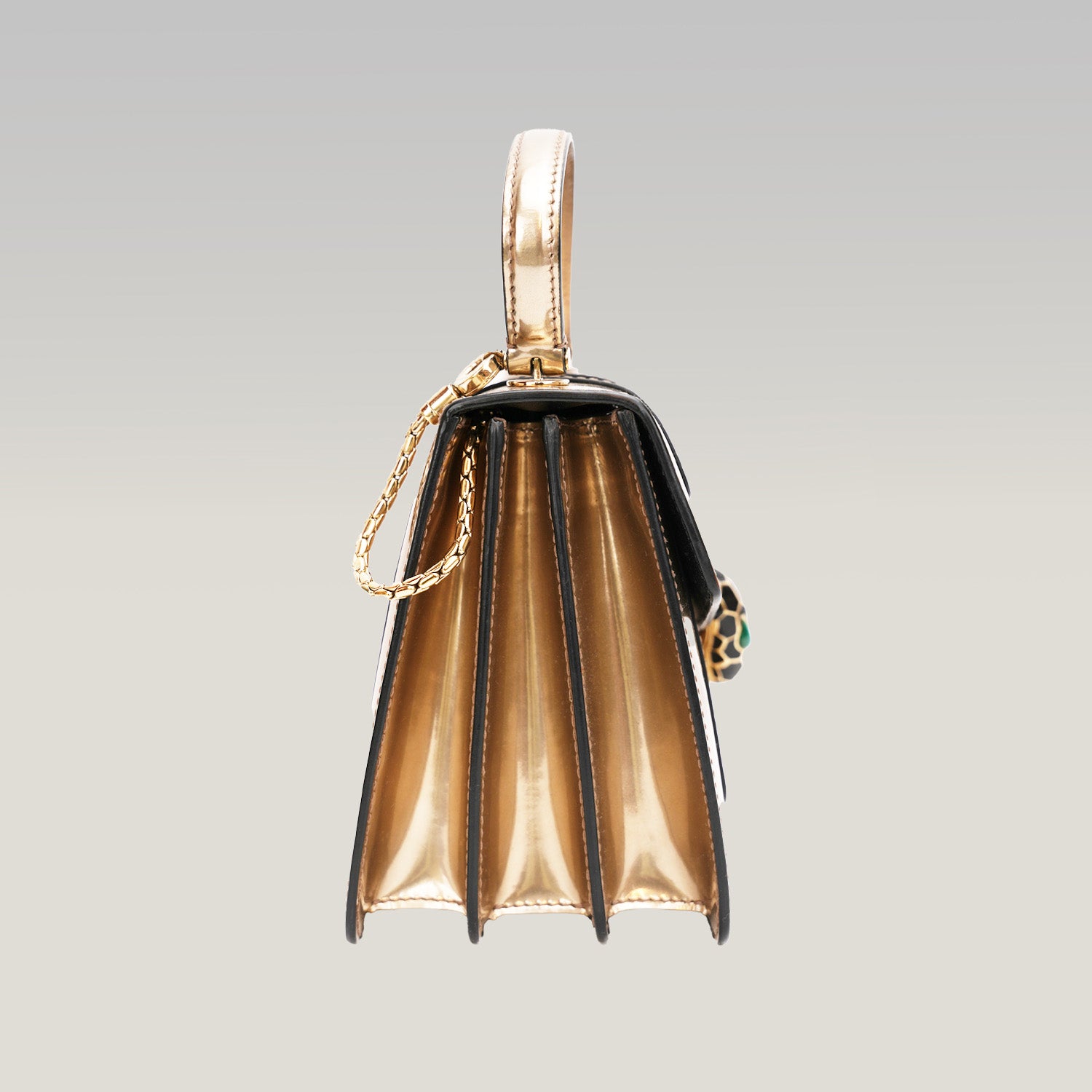 BVLGARI Serpenti Forever – borsa a mano piccola in pelle verniciata oro