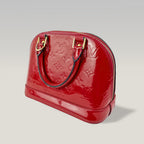 Louis Vuitton Alma BB Borsa in Pelle Vernis Rossa con Tracolla e Doppi Manici
