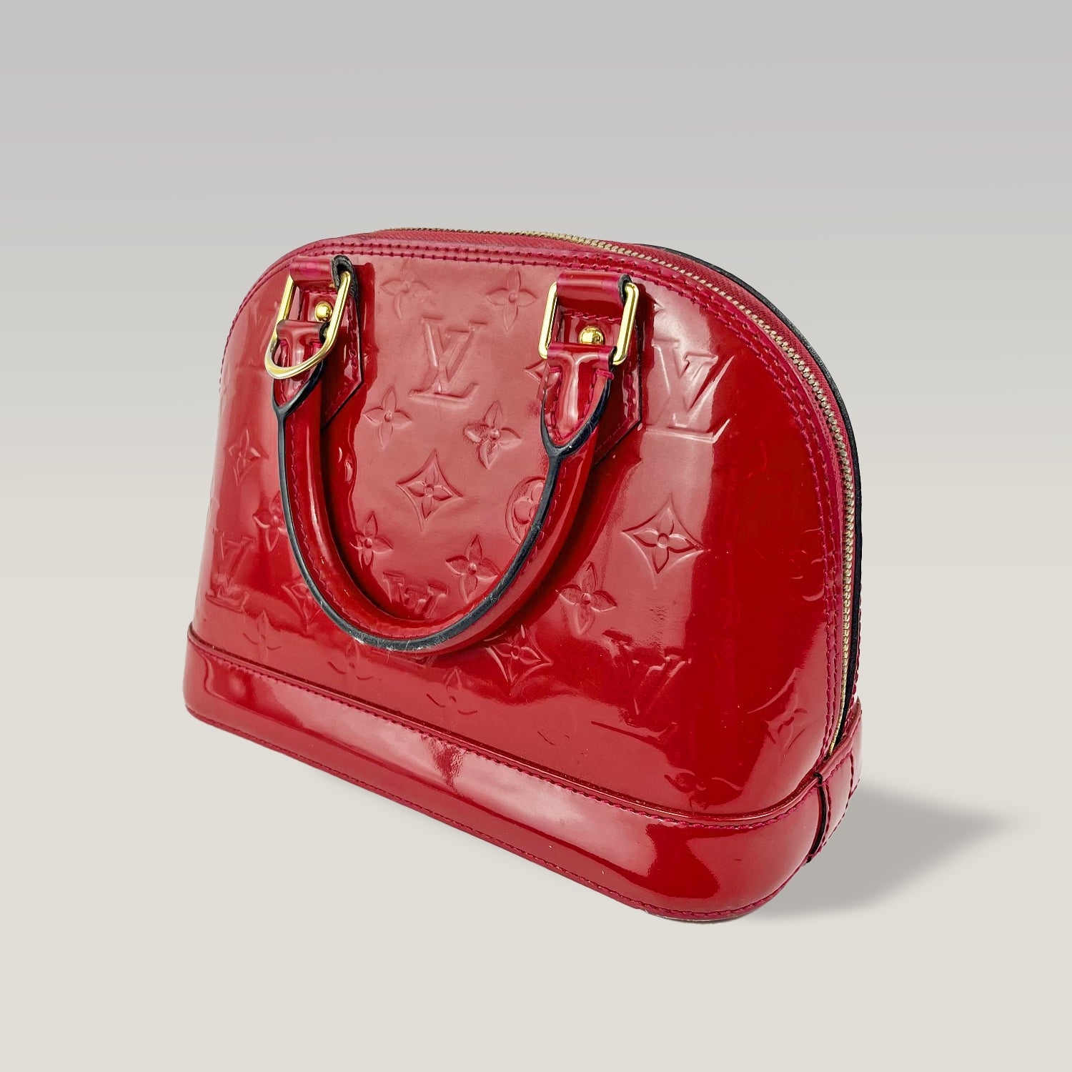 Louis Vuitton Alma BB Borsa in Pelle Vernis Rossa con Tracolla e Doppi Manici