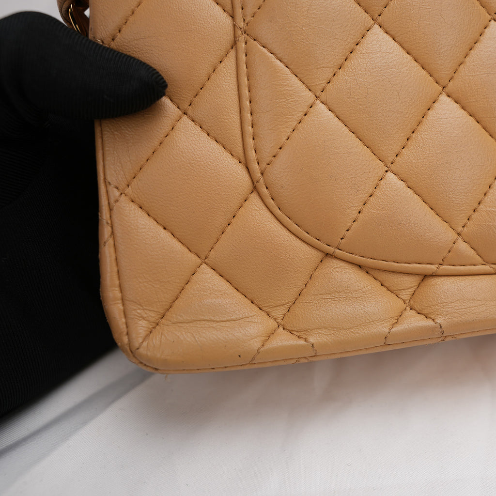 Chanel Classic Flap Borsa a Spalla in Pelle di Vitello Beige