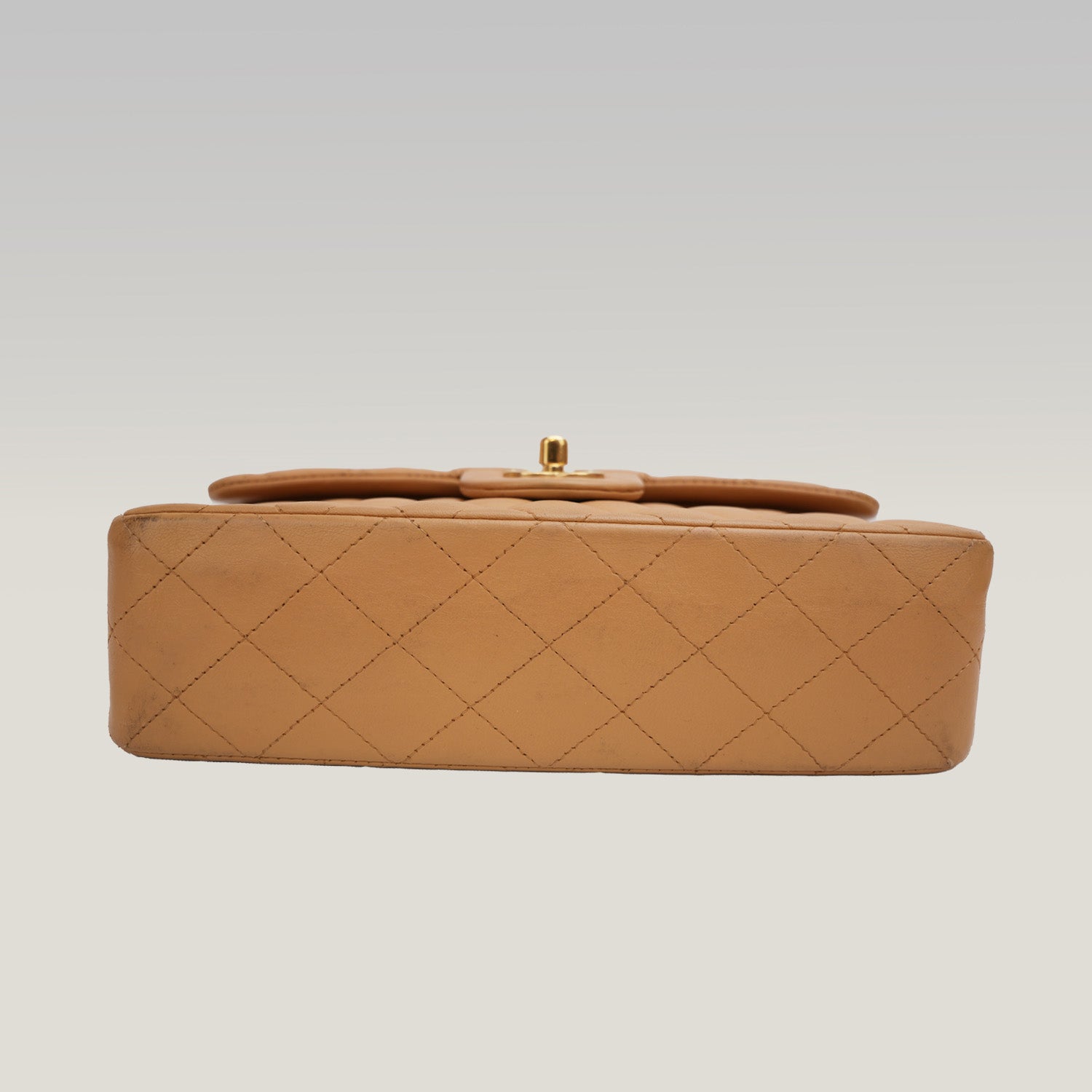 Chanel Classic Flap Borsa a Spalla in Pelle di Vitello Beige