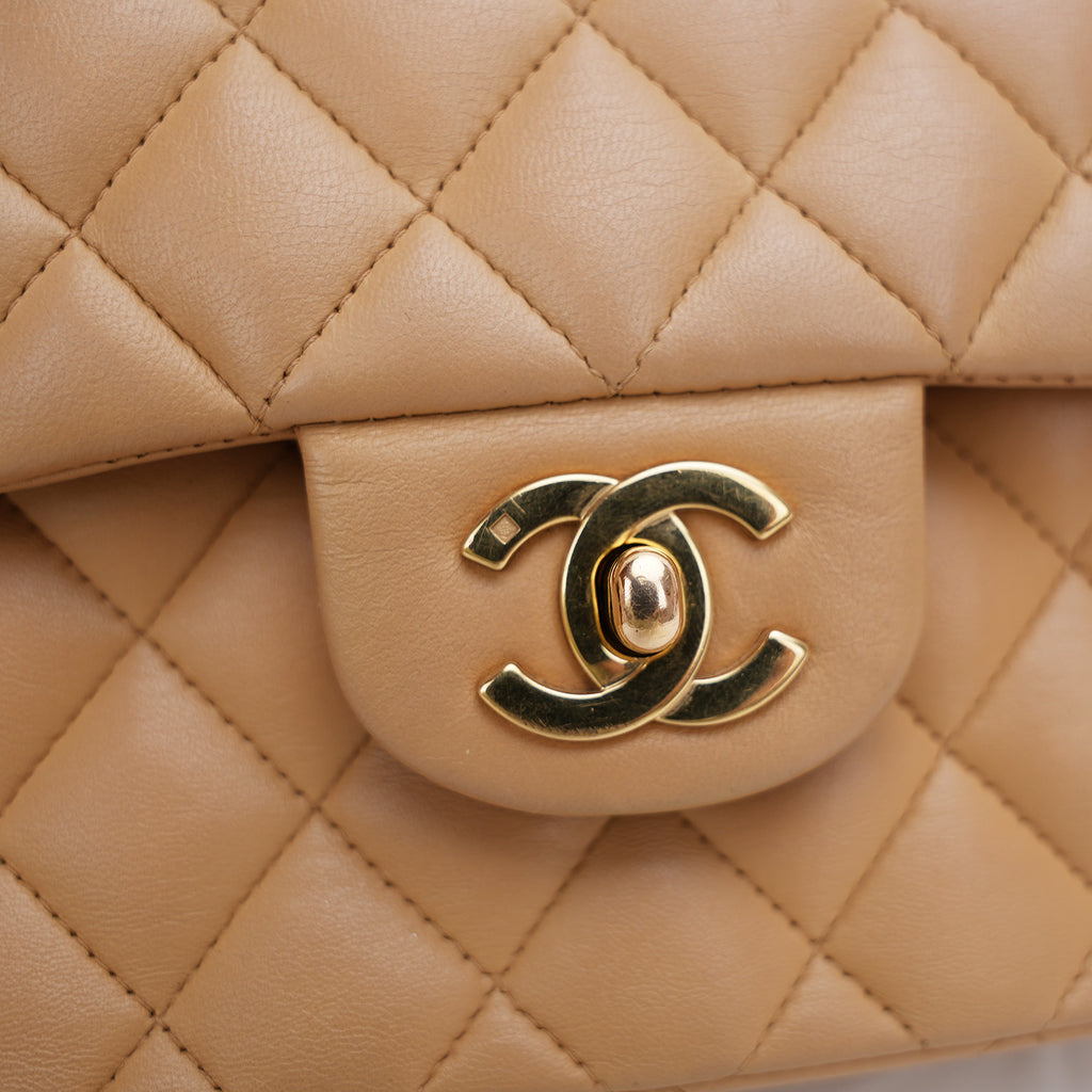Chanel Classic Flap Borsa a Spalla in Pelle di Vitello Beige