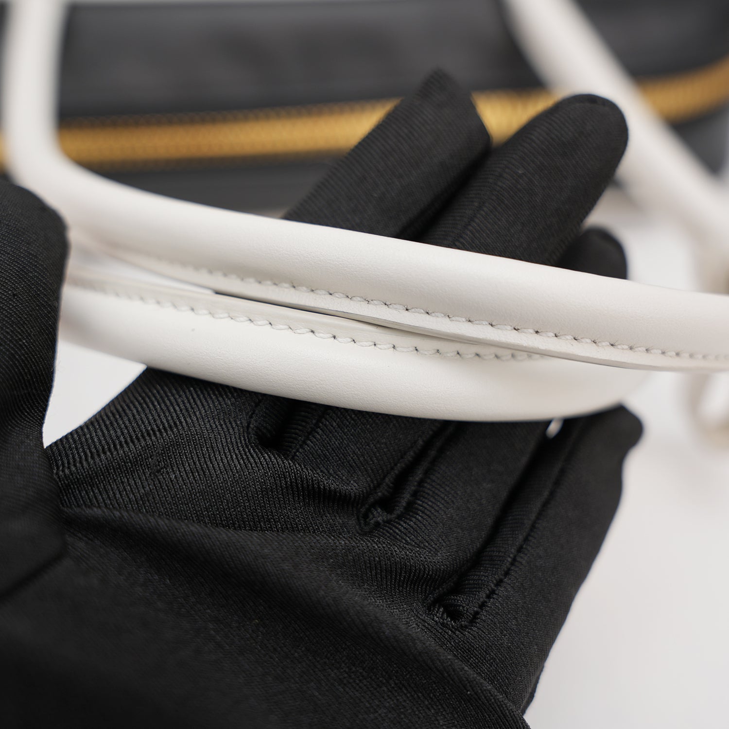 Miu Miu Beau borsa in pelle nera e bianca con manici doppi