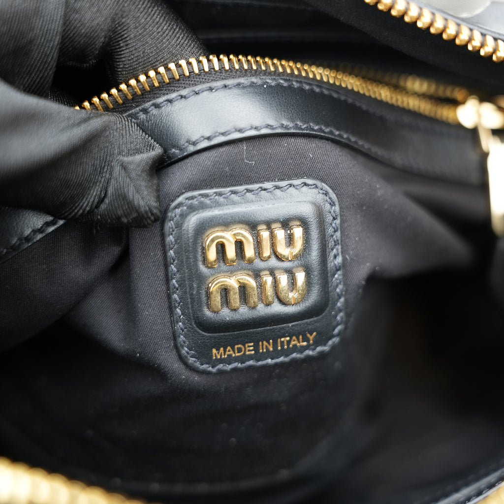Miu Miu Beau borsa in pelle nera e bianca con manici doppi