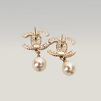 Orecchini Chanel CC con Perla e Strass Oro