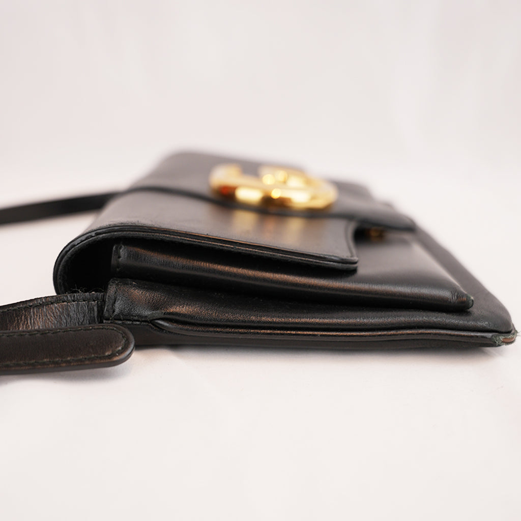 Gucci Arli Borsa a Tracolla in Pelle Nera con Logo Doppia G Dorato