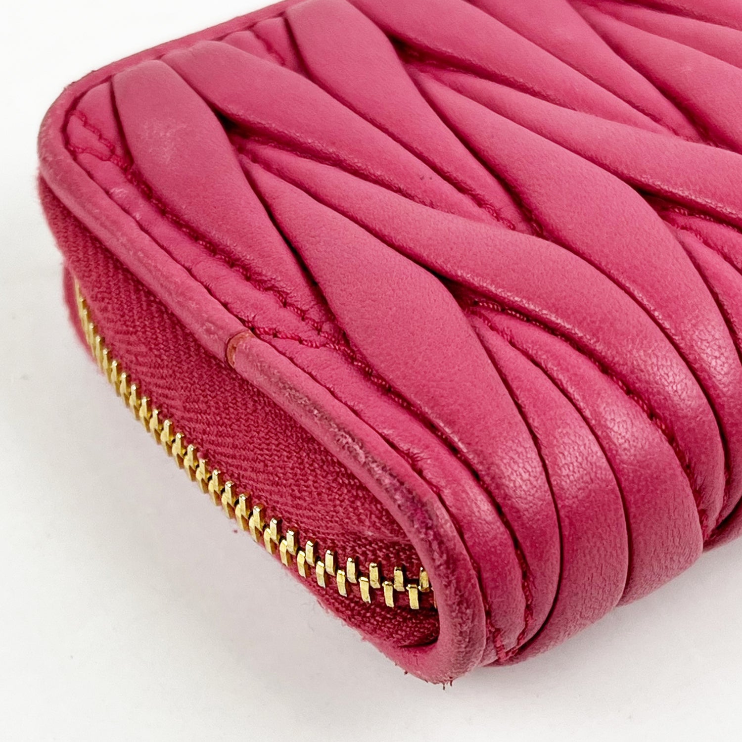 Miu Miu Portafoglio Continental Matelassé in Pelle Nappa Rosa con Logo Dorato