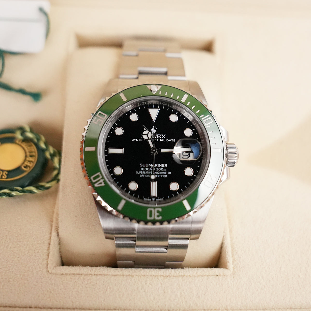 Rolex Submariner Date 126610LV-0002 41 mm in Acciaio Oystersteel con Lunetta Verde – 2024