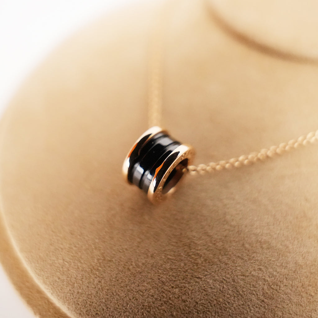 Bvlgari B.zero1 Collana con Pendente in Oro Rosa 18K e Ceramica Nera