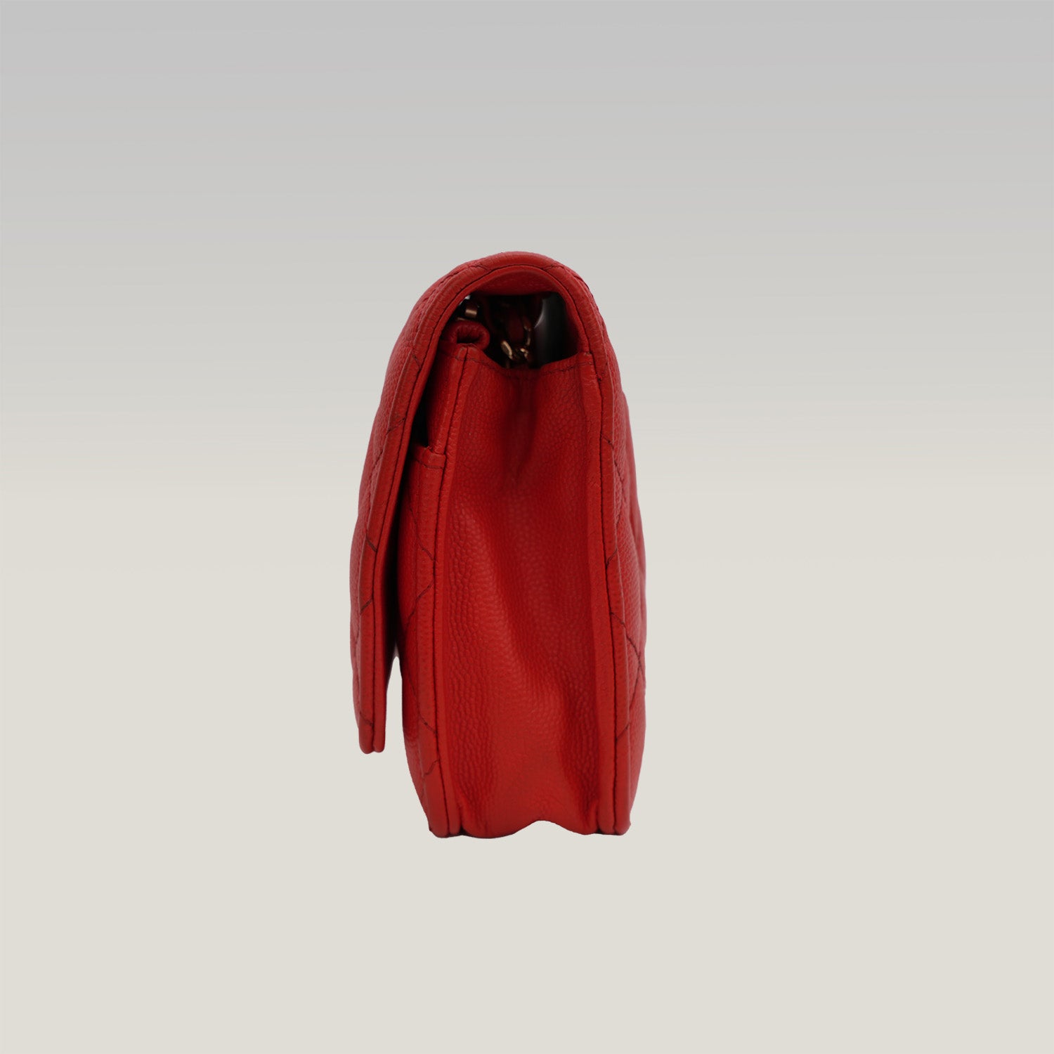 Chanel WOC – borsa a spalla rossa trapuntata con hardware dorato