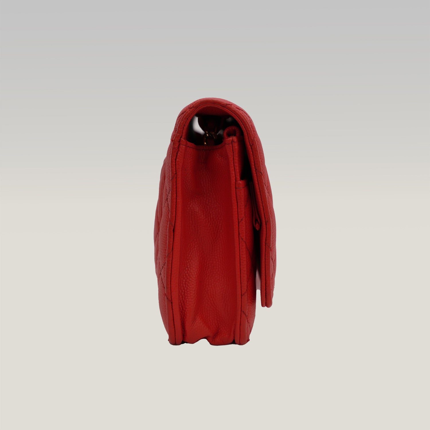 Chanel WOC – borsa a spalla rossa trapuntata con hardware dorato