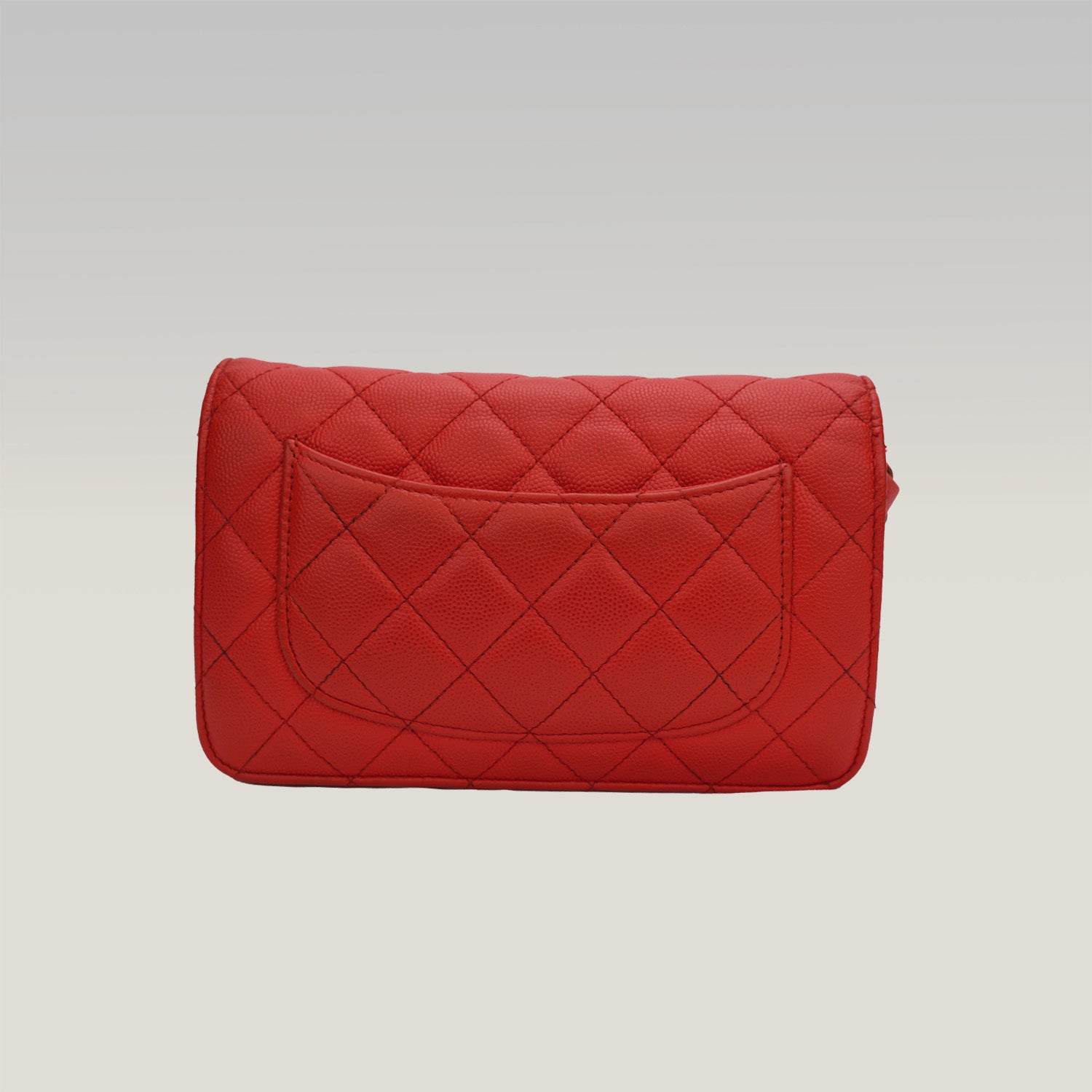 Chanel WOC – borsa a spalla rossa trapuntata con hardware dorato