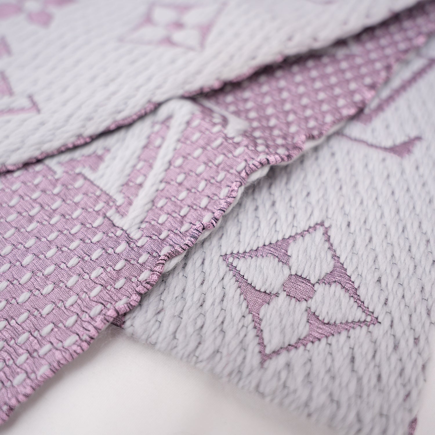 Sciarpa Louis Vuitton Logomania in Lana Beige e Rosa con Monogram
