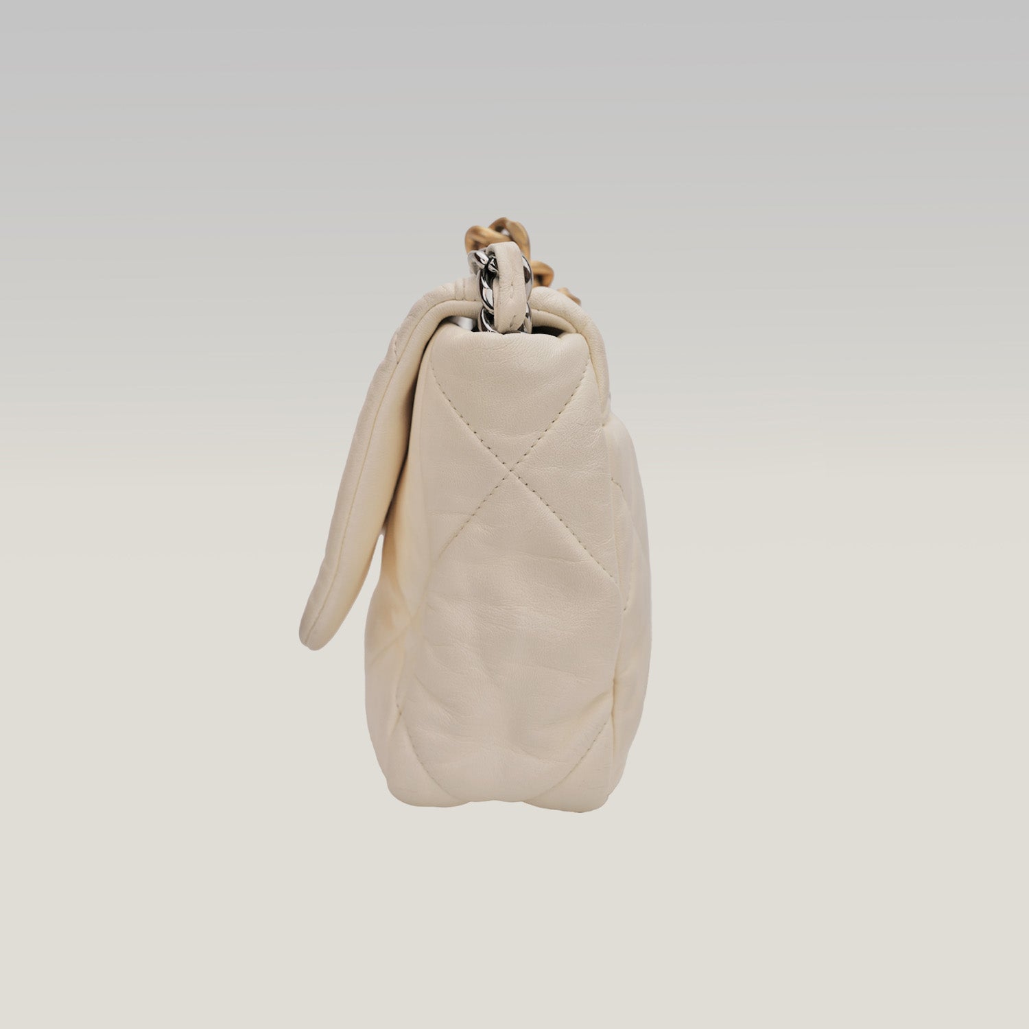 Chanel 19 Borsa a Spalla Bianca Trapuntata con Catena Oro e Argento