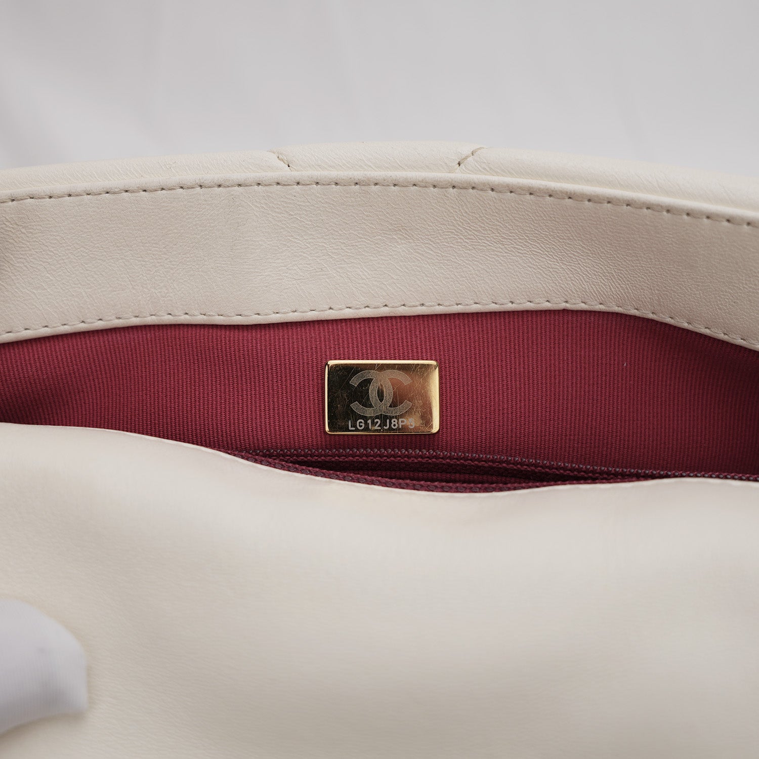 Chanel 19 Borsa a Spalla Bianca Trapuntata con Catena Oro e Argento