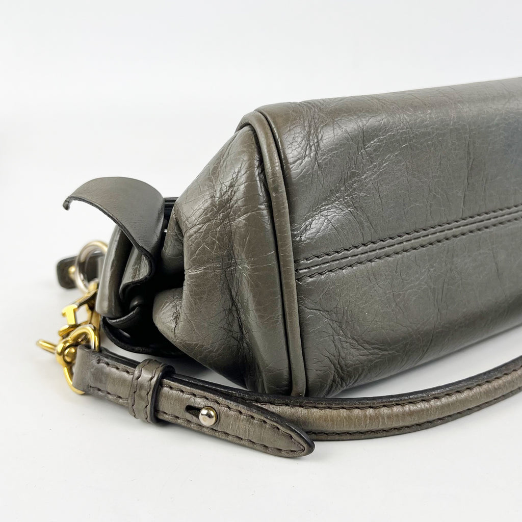 Miu Miu Bow Bag Borsa a Tracolla in Pelle Grigia con Fiocchi e Dettagli Dorati