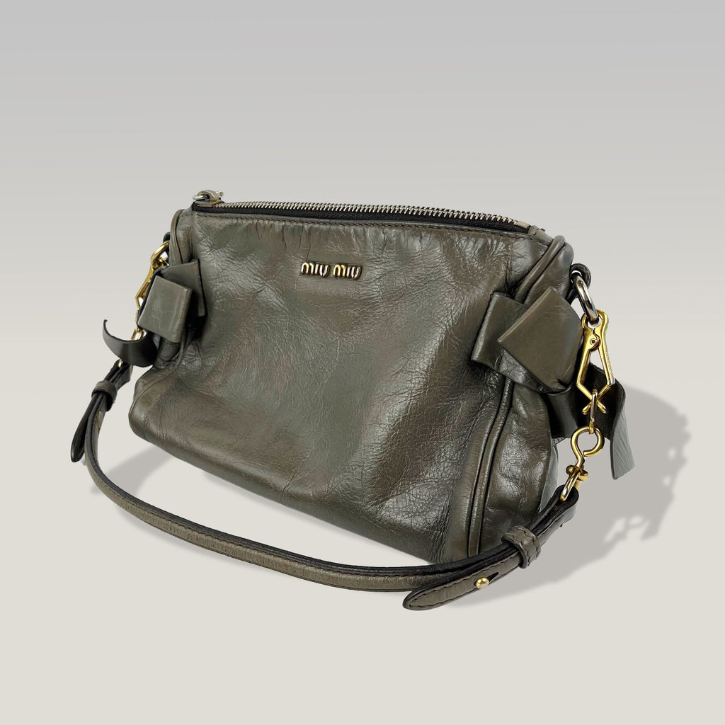 Miu Miu Bow Bag Borsa a Tracolla in Pelle Grigia con Fiocchi e Dettagli Dorati