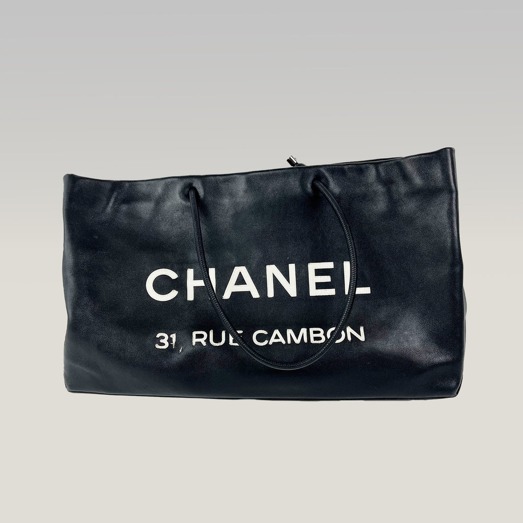 Chanel Borsa Tote 31 Rue Cambon in Pelle Nera con Logo Frontale
